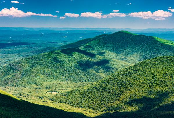 Scenic view from the Long Path of Ashokan High Point Wittenberg in the Catskills. Photo by Steve Aaron.