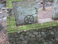 Remnants of old pumping station. Photo by Daniel Chazin.